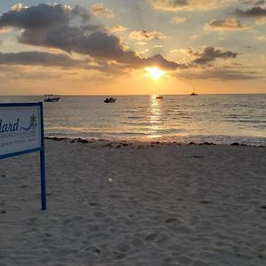 Yard Beach House Hotel Negril Exterior photo