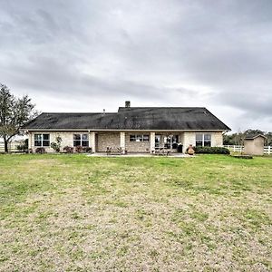 Pet-Friendly Flatonia House With Patio And Gazebo! Villa Exterior photo