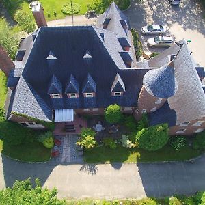 Chateau Murdock Gite Et Esthetique 1950 Hotel Saguenay Exterior photo