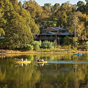 Evedon Lakeside Retreat Hotel Burekup Exterior photo