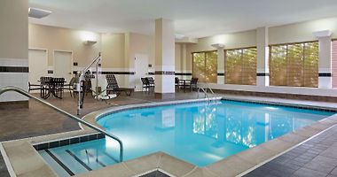 hotels in ottawa illinois with indoor pool